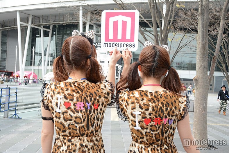 バックスタイルまでこだわり満載。左から、minminさん・akipanさん