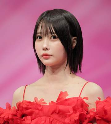 ドレスコードは「花」で会場華やか あのちゃん深紅ドレス 井頭愛海は紫の花をあしらったワンピ「めっちゃ可愛いお衣装」