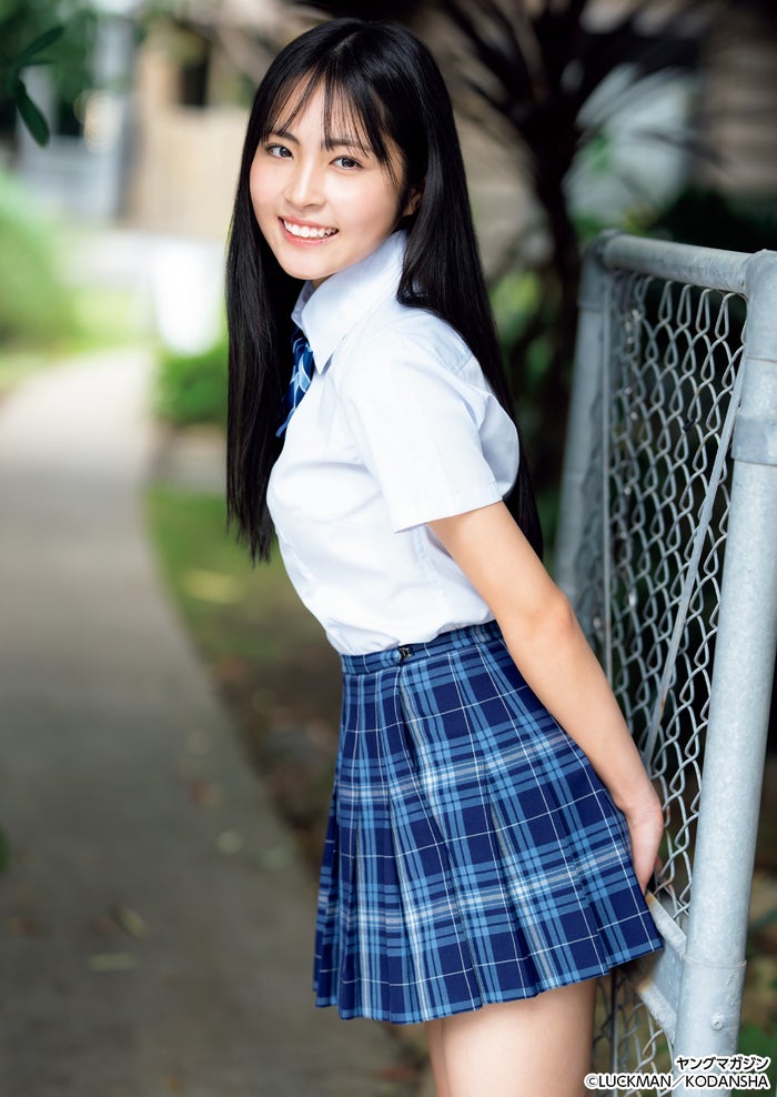 “高校生アイドル”LinQ有村南海、透明感溢れる制服グラビア「ヤンマガ」初登場