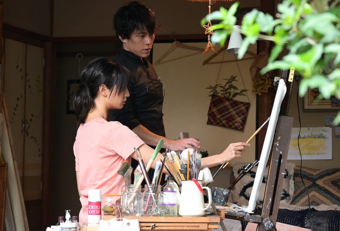 菜々緒、中島健太氏(C)TBS