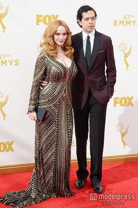 クリスティーナ・ヘンドリックス（左）