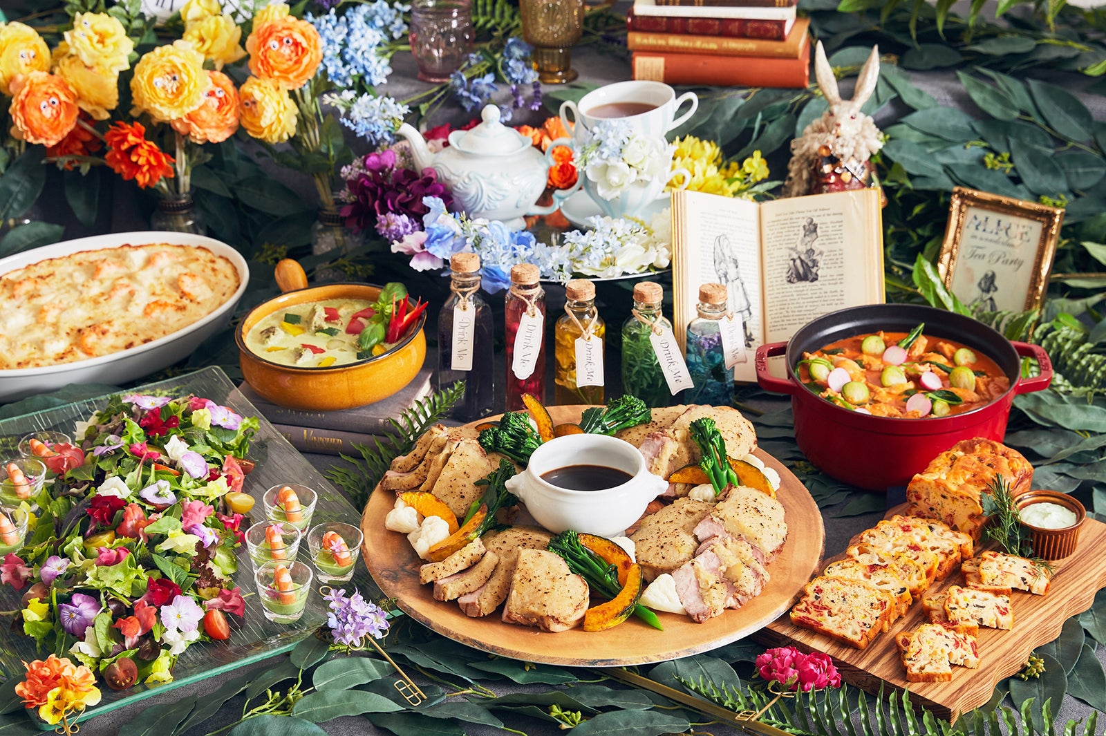 アリスのフラワーティーパーティー ～ティースイーツコレクション～／画像提供：ホテル インターコンチネンタル 東京ベイ