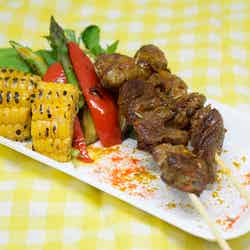 ムシカキ 夏野菜添え/ルワンダ共和国¥800/画像提供:横浜赤レンガ倉庫