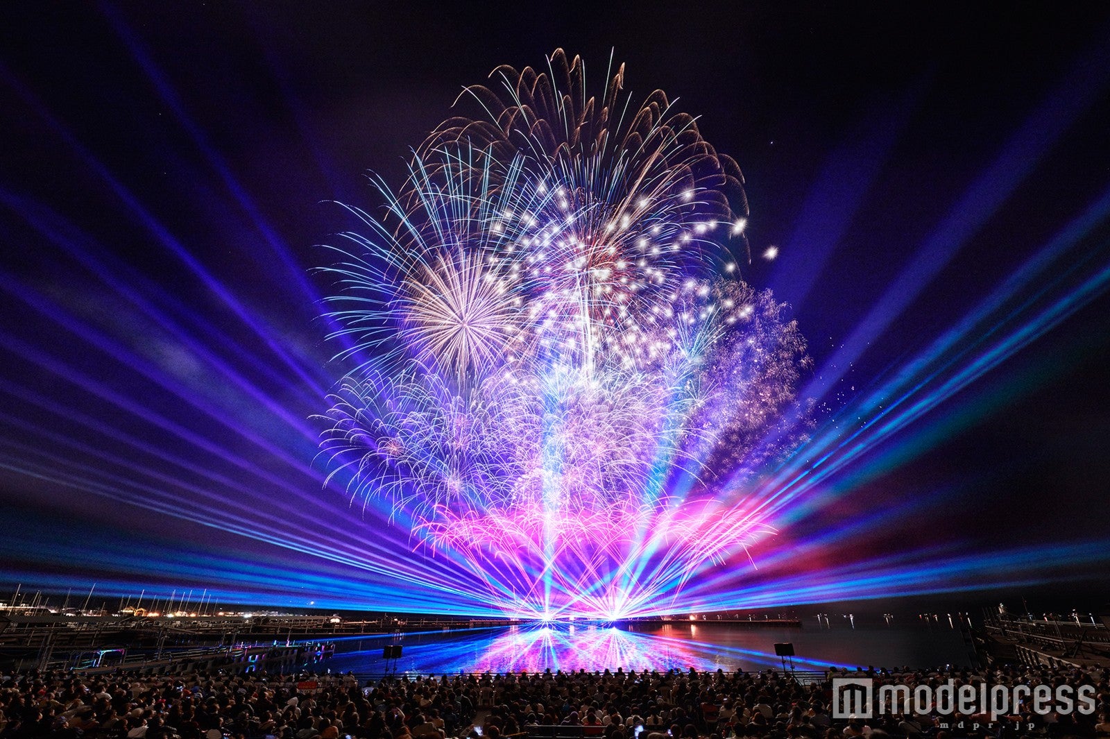 スペシャルテーマ花火／画像提供：ハウステンボス