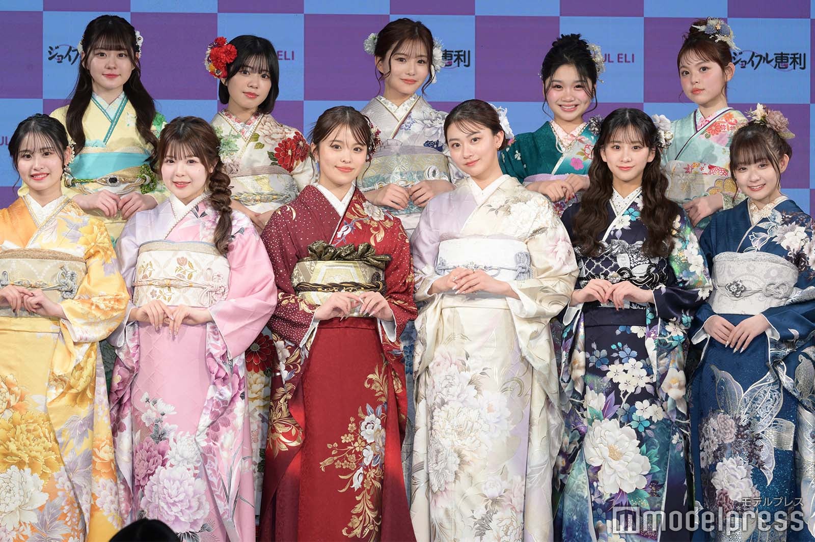 （前列左から）もか、折田涼夏、おさき、みとゆな、金子みゆ、まいきち（後列左から）りんか、磯村美羽、田仲埜愛、中島結音、みみりん（C）モデルプレス