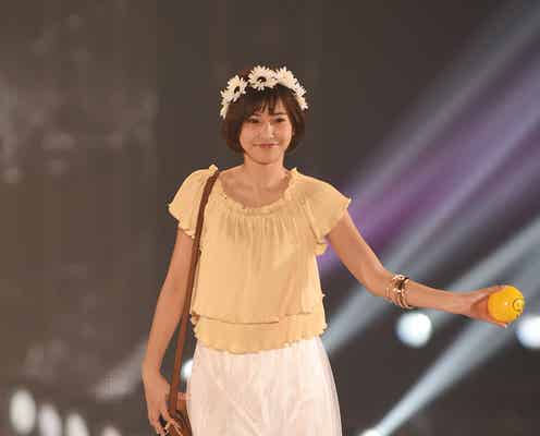 佐野ひなこ、関西初ランウェイに歓声 ショートヘア×ガーリーコーデを披露<関コレ2016S/S>
