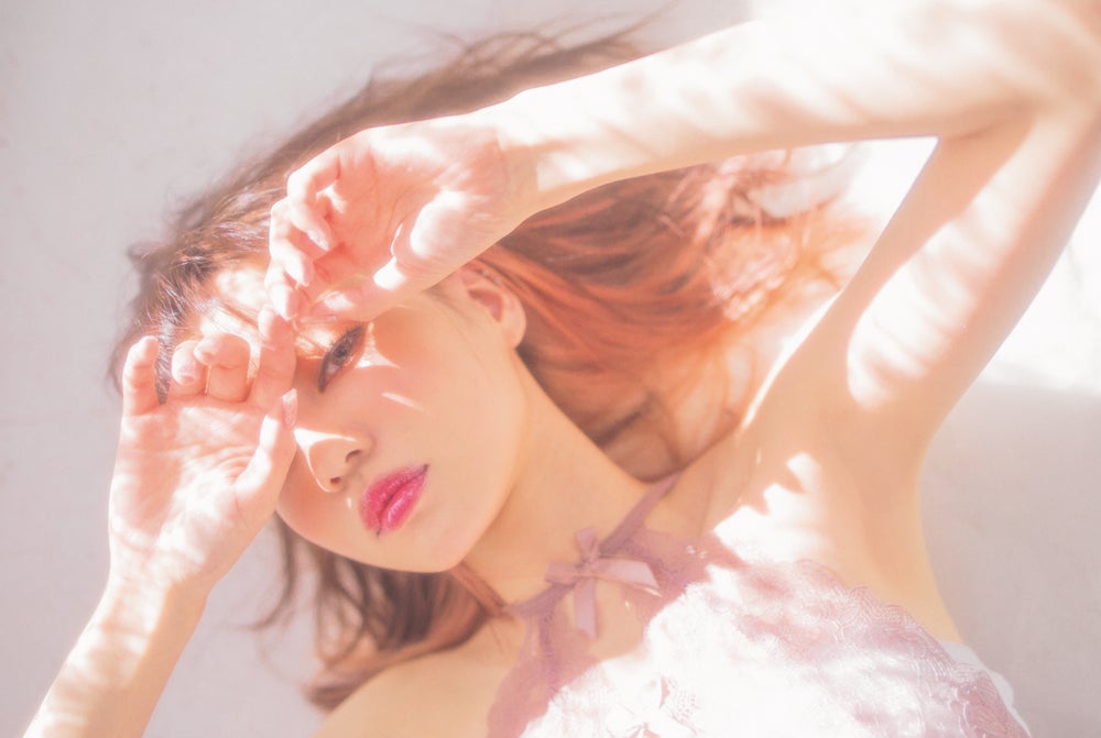 中村里砂を目指すための“極意”　透明肌＆しなやかボディラインで魅了