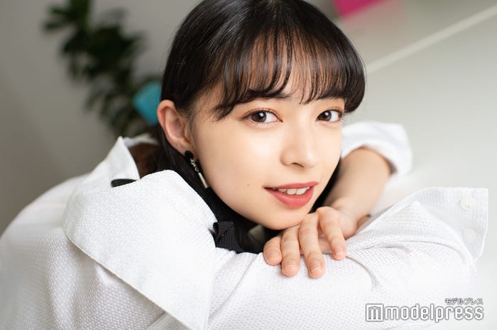上國料萌衣(C)モデルプレス