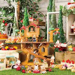 ストロベリースイーツブッフェ with シルバニアファミリー(C)EPOCH