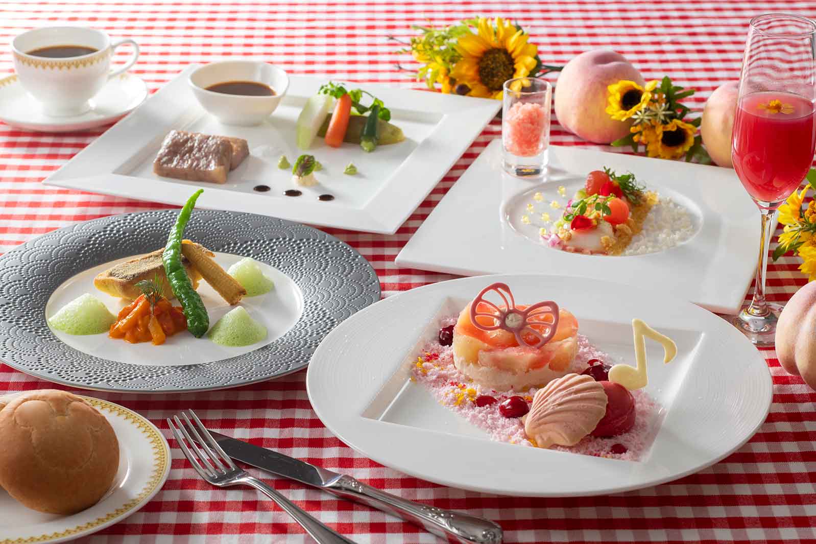 マゼランズ スペシャルコース9,800円（C）Disney