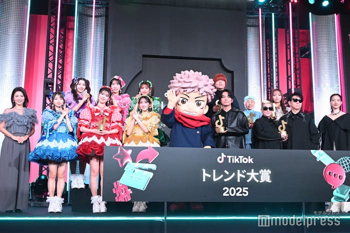 (左から)宇賀なつみアナ、超ときめき宣伝部、虎杖悠仁、榎木淳弥、OKARAT工場長、舘野はづき氏、m-flo、のん(C)モデルプレス