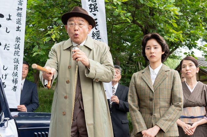 笑福亭鶴瓶、新木優子(C)テレビ東京