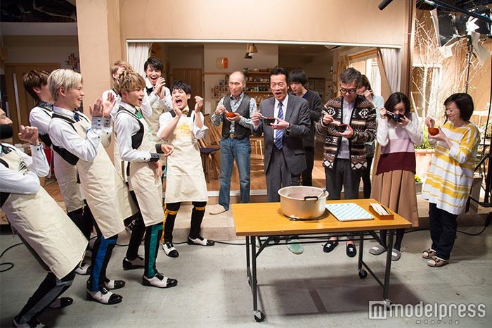 超特急が遠藤憲一・渡部篤郎主演「お義父さんと呼ばせて」の撮影現場を訪問(画像提供:関西テレビ)