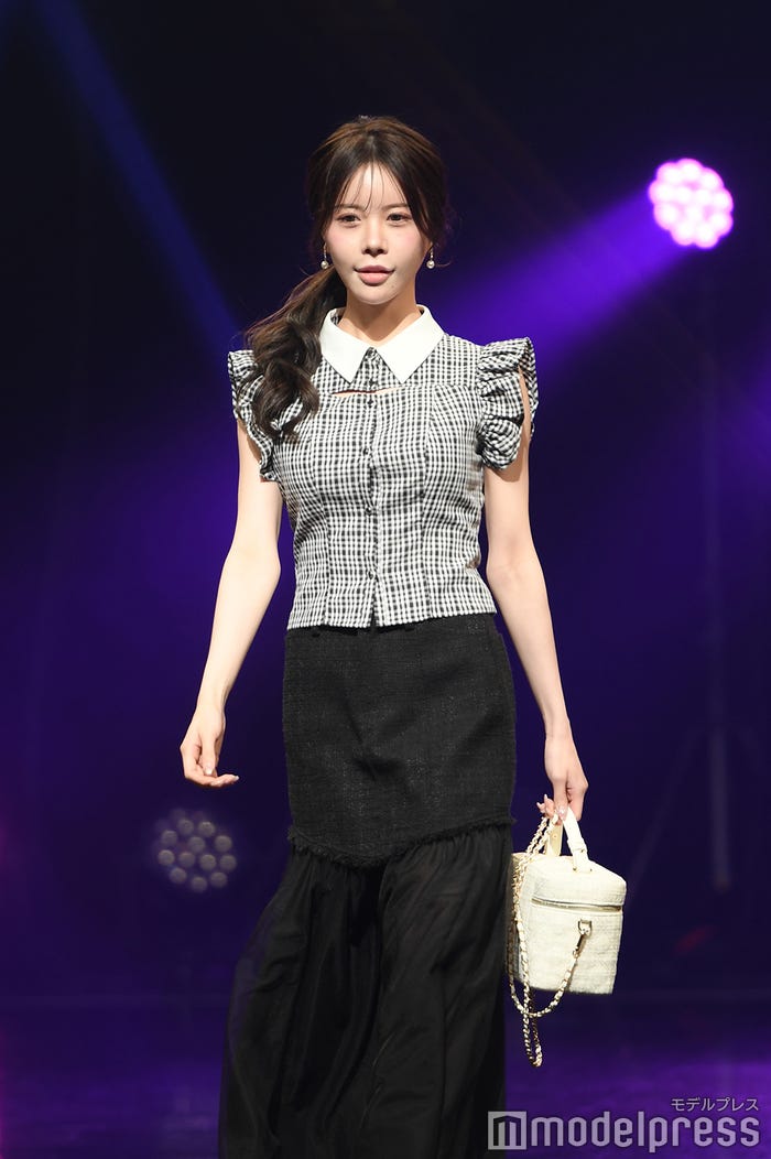 みく「LIP SERVICE」ステージ(C)モデルプレス