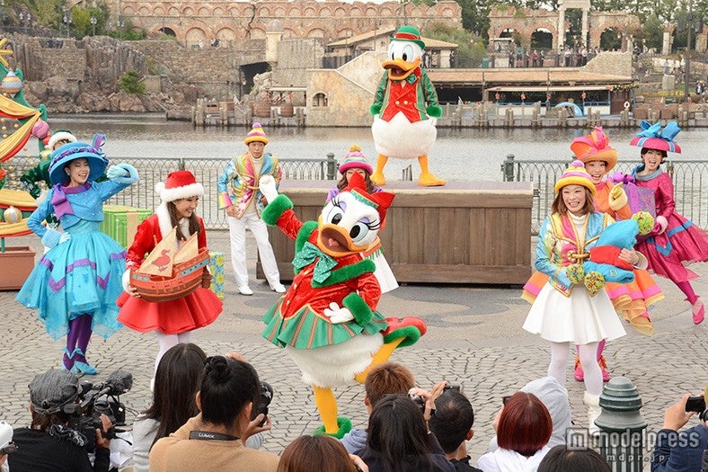 「パーフェクト・クリスマス」プレゼントを決めていく／デイジー