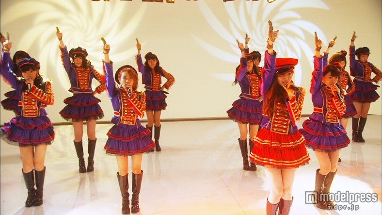 AKB48 33rdシングル「ハート・エレキ」（10月30日発売）ミュージックビデオより