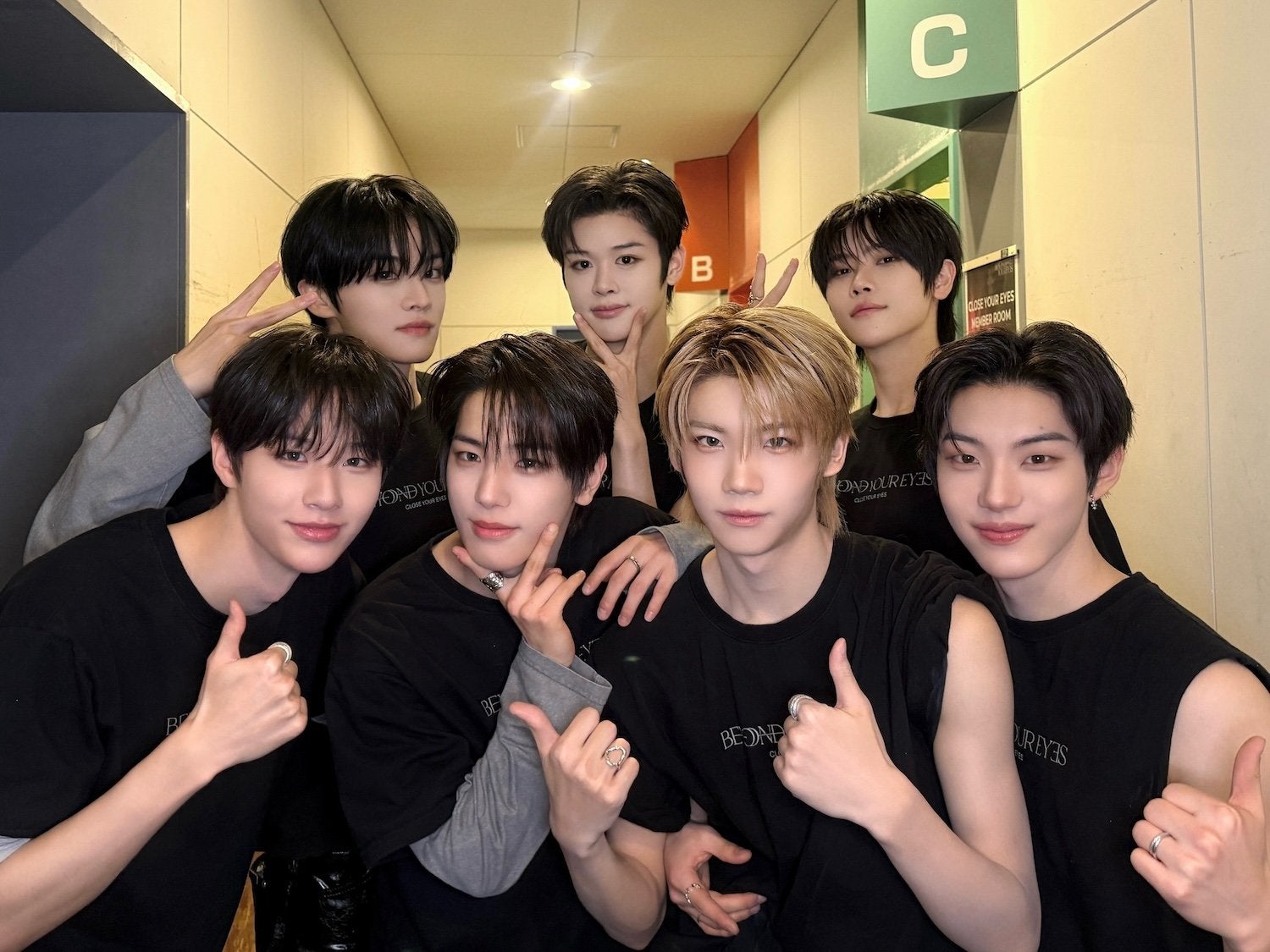 次世代K-POPグループ・CLOSE YOUR EYES、初の日本単独コンサートツアーに完全密着！