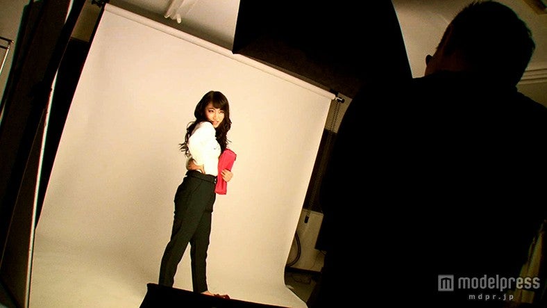 緊張のファッションモデル体験（画像提供：テレビ東京）