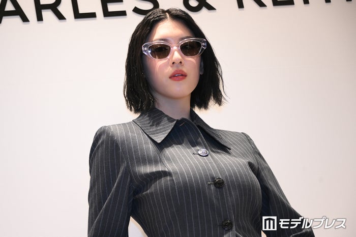 三吉彩花、鼻ピアス＆サングラスでハードな雰囲気 挑戦したいこと明かす ＜CHARLES & KEITH 渋谷店OPENセレブレーションパーティー＞