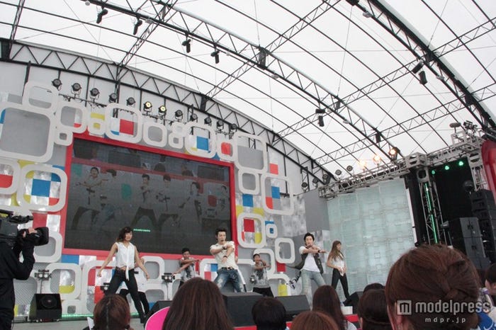 クールなダンスパフォーマンスに熱狂