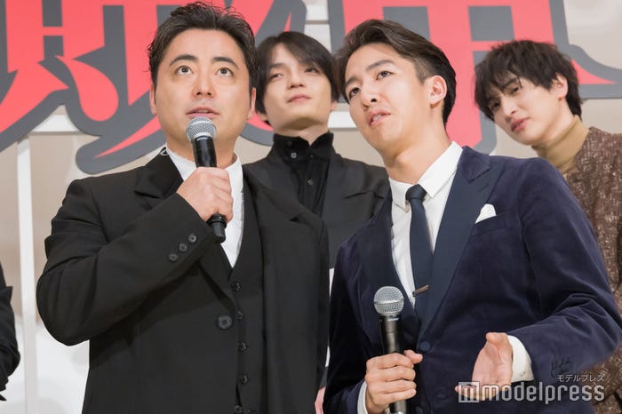 山田孝之、尾上右近(C)モデルプレス