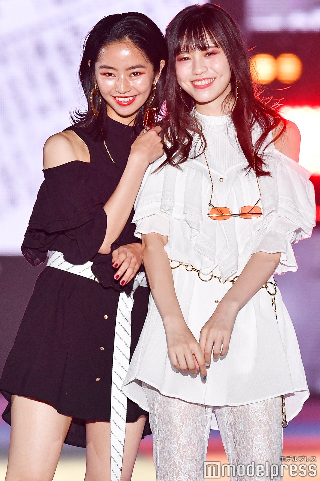 （左から）前田悠雅、阿部菜々実（C）モデルプレス