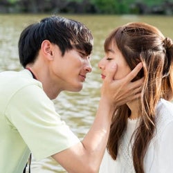 新木優子&高良健吾、キス寸前…「モトカレマニア」デートシーンで撮入!