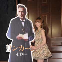 超ミニスカで美脚を披露した芹那