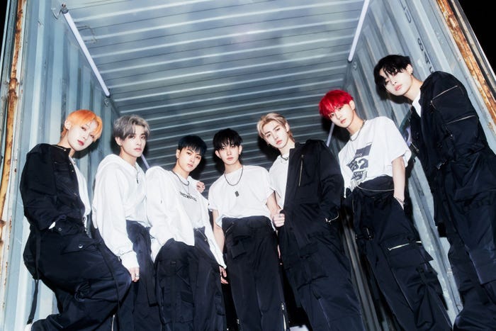 SUNOO、JAKE、JAY、HEESEUNG、SUNGHOON、JUNGWON、NI-KI/ENHYPEN(C)HYBE LABELS JAPAN