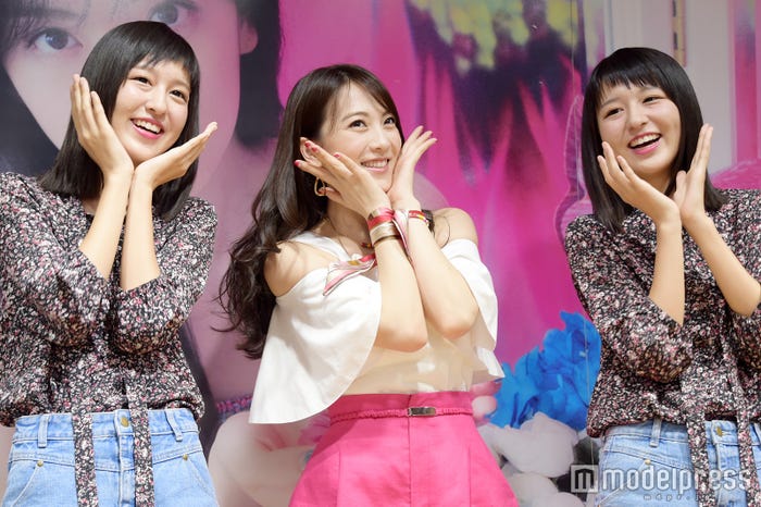 “JY”=知英(中央)、りかりこ(C)モデルプレス