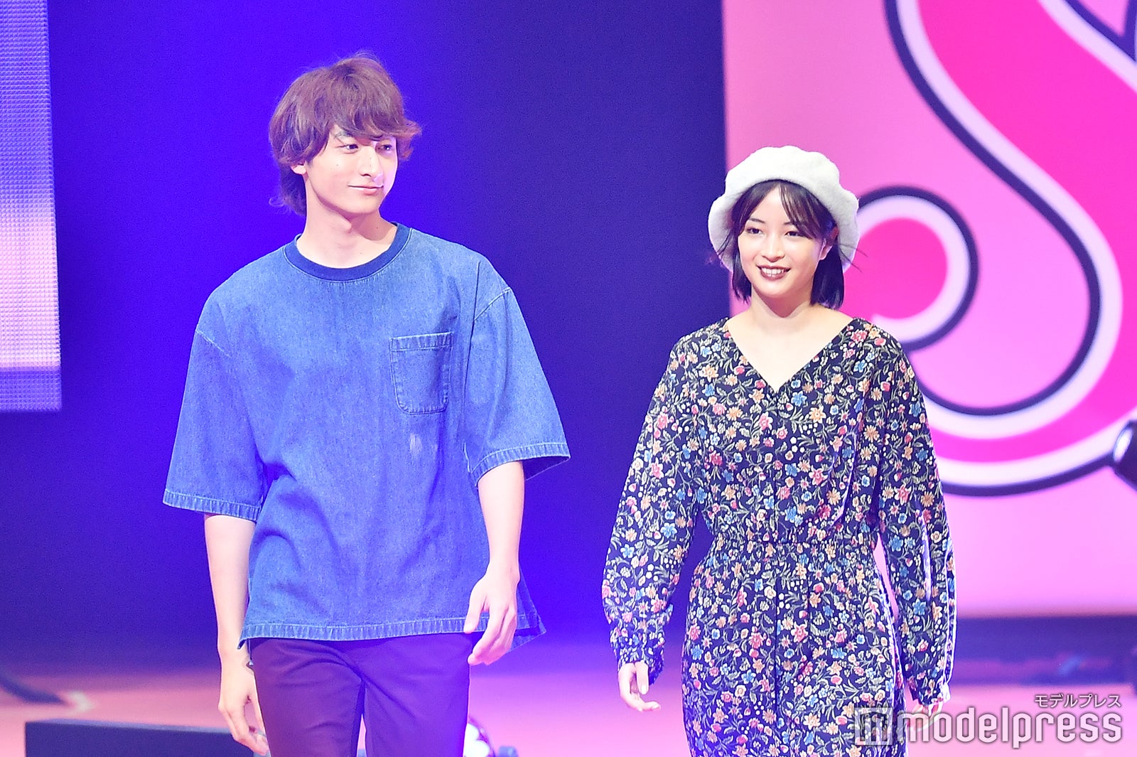 小関裕太＆広瀬すず （C）モデルプレス