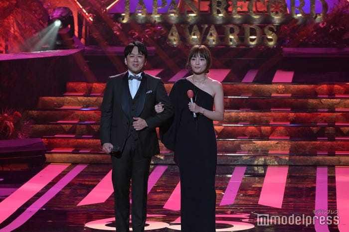 安住紳一郎アナウンサー、川口春奈(C)モデルプレス