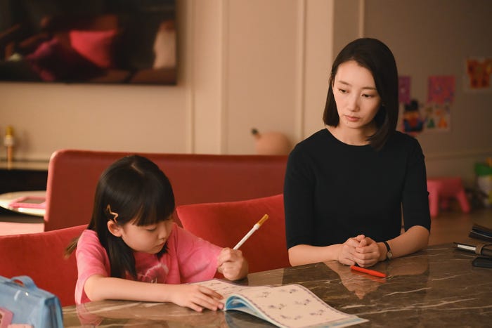 池村碧彩、波瑠「フェイクマミー」第5話(C)TBS