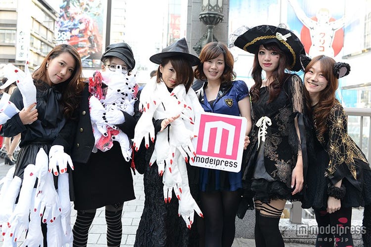 画像21/24) ＜ハロウィン＞大阪女子、道頓堀で大量仮装乱舞 - モデルプレス