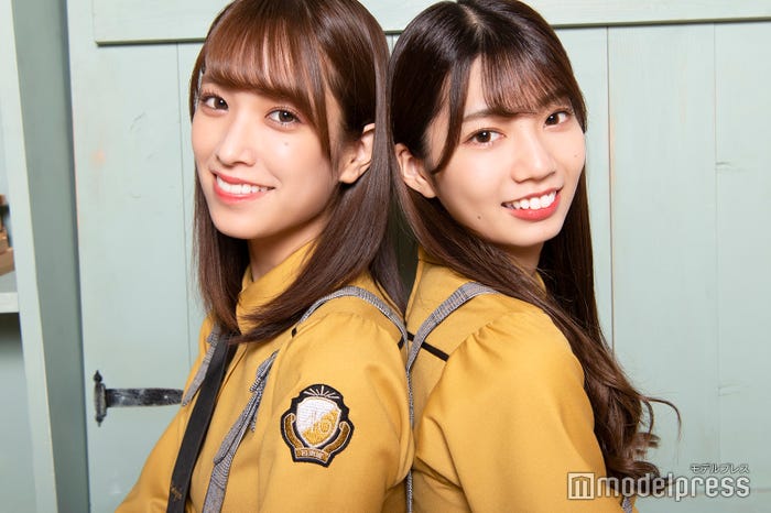 佐々木久美、高本彩花 (C)モデルプレス