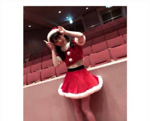 道重さゆみの“ほっそりウエスト×美脚”際立つサンタ姿 「これは反則」「天使です」の声