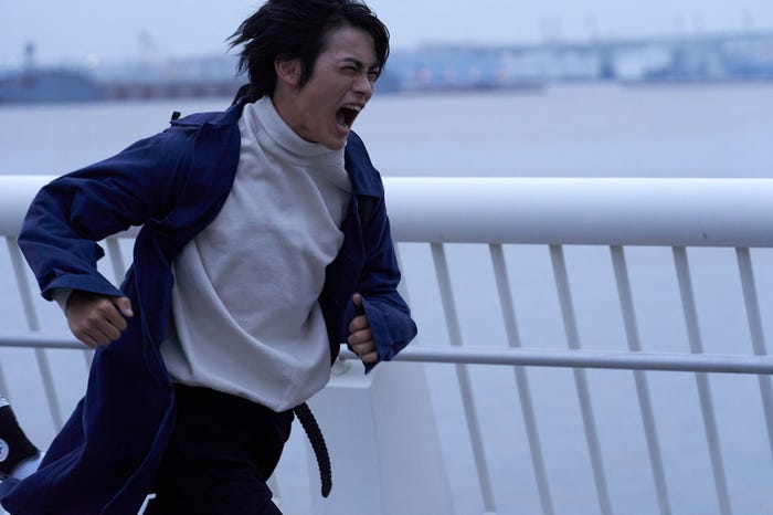 神尾楓珠/「左ききのエレン」第1話より(C)かっぴー・nifuni/集英社 (C)ドラマ「左ききのエレン」製作委員会・MBS