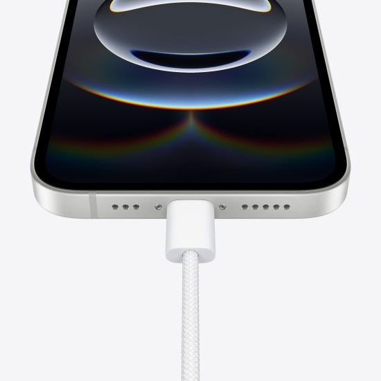 「iPhone 16e」/Appleより