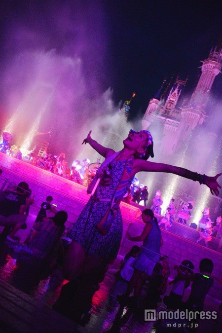 幻想的な演出も／モデル：河西里音