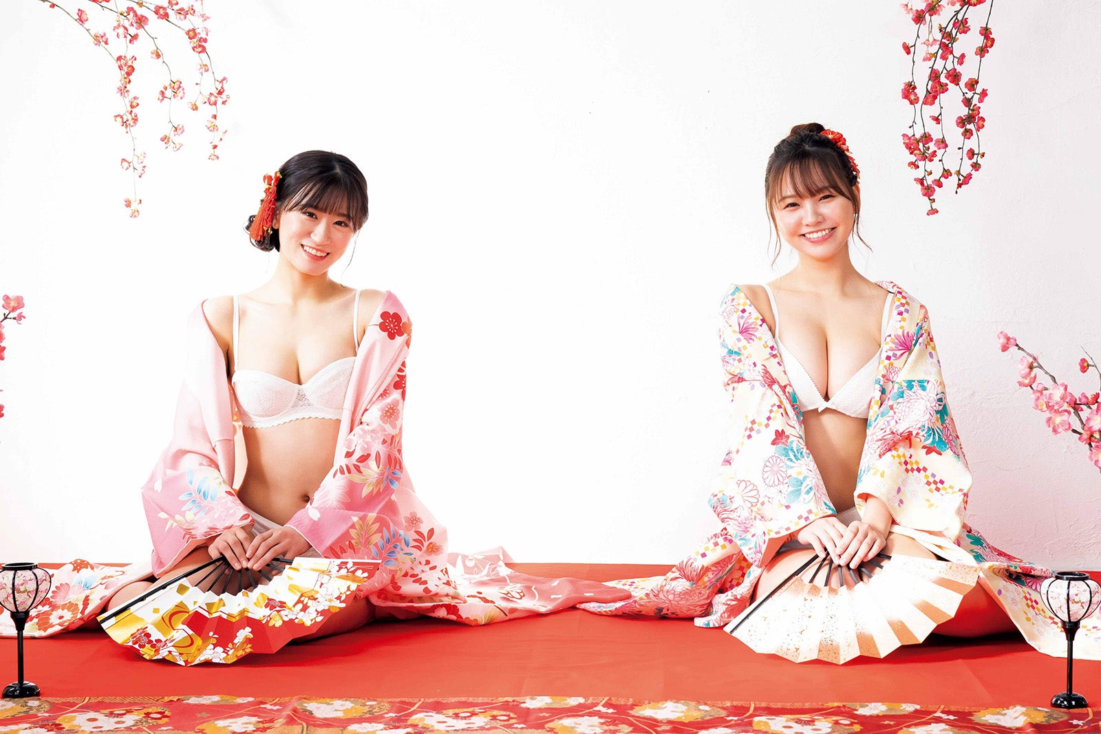 NMB48上西怜＆本郷柚巴、“ひな祭り”テーマに美ボディ披露