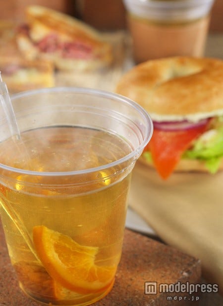 ホットワイン(白)(C)Disney