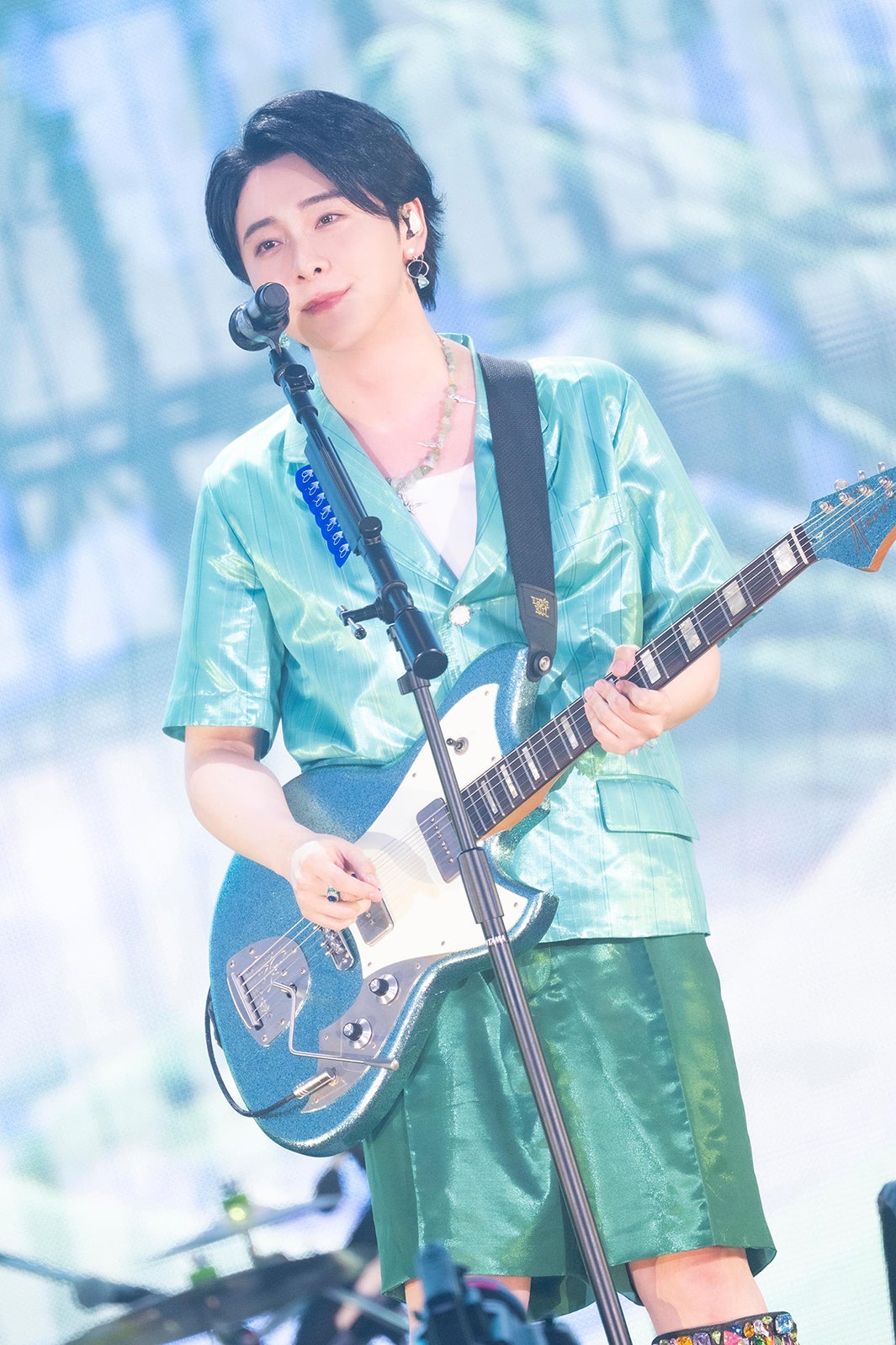 ミセスグリーンアップル FJORD 大森元貴 ボール LIVE 画像4/14) Mrs. GREEN APPLE、10周年野外ライブで10万人動員