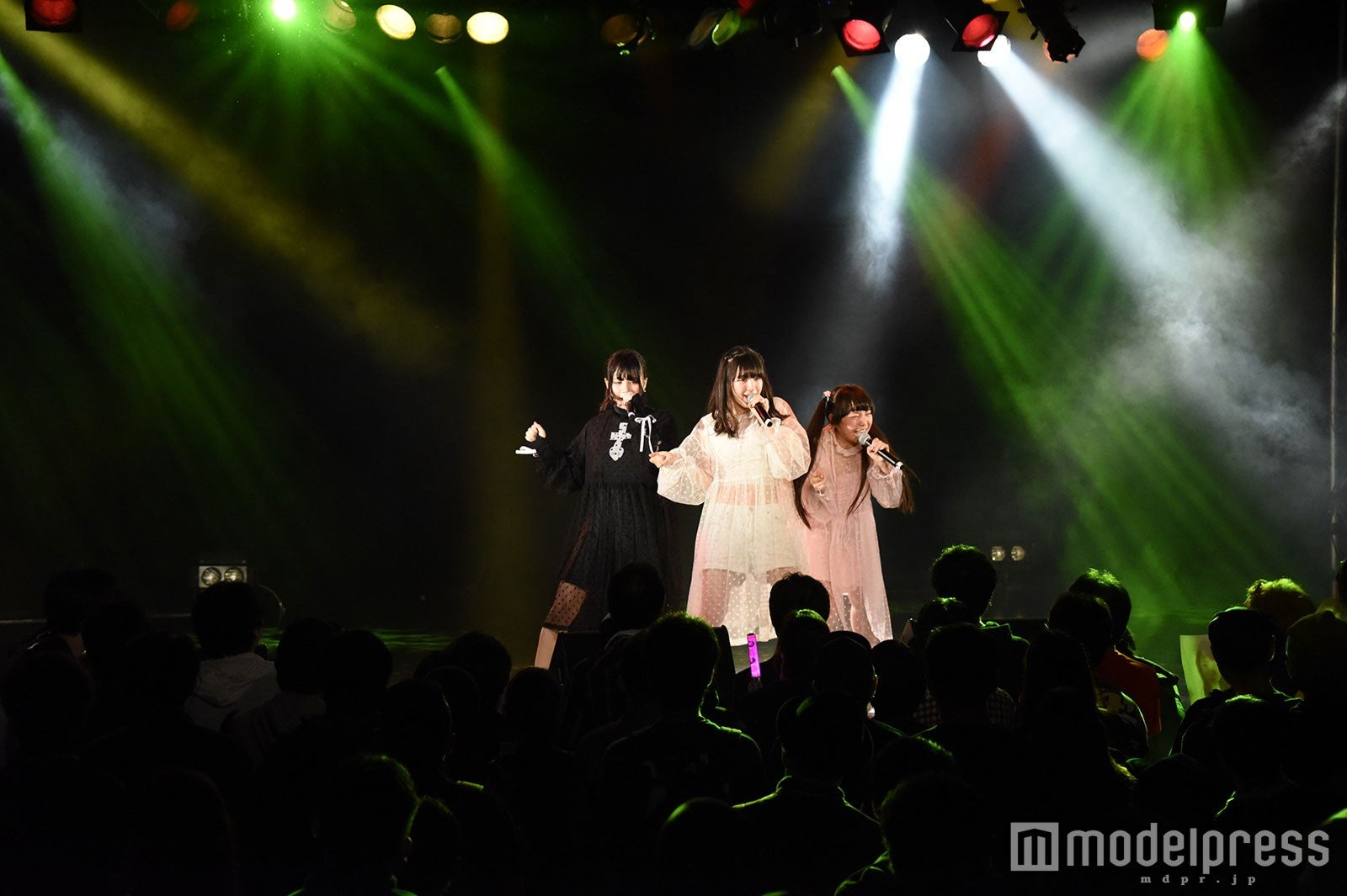 東姉妹♀ （C）モデルプレス