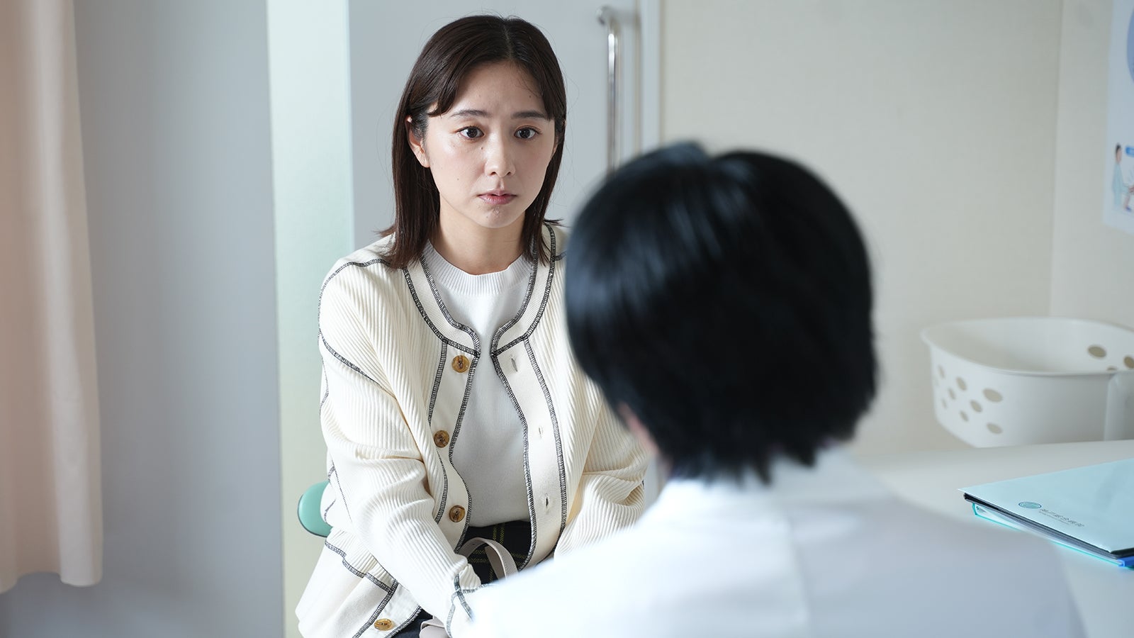 堀田真由「たとえあなたを忘れても」第3話より（C）ABCテレビ