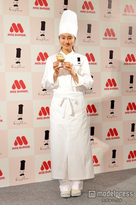 パティシエ姿を初披露した忽那汐里