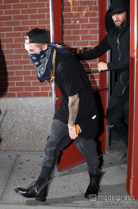 ジャスティン ビーバー 仰天の強盗ファッション モデルプレス ジャスティン ビーバー 仰天の強盗ファッション モデルプレス