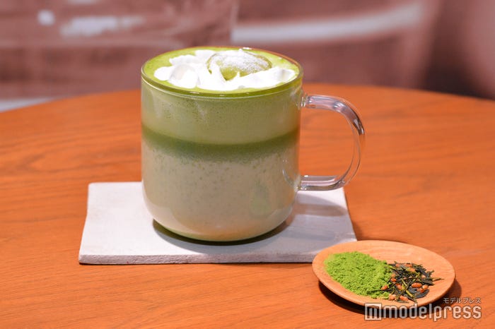 抹茶玄米茶 ムース ティー ラテ(C)モデルプレス