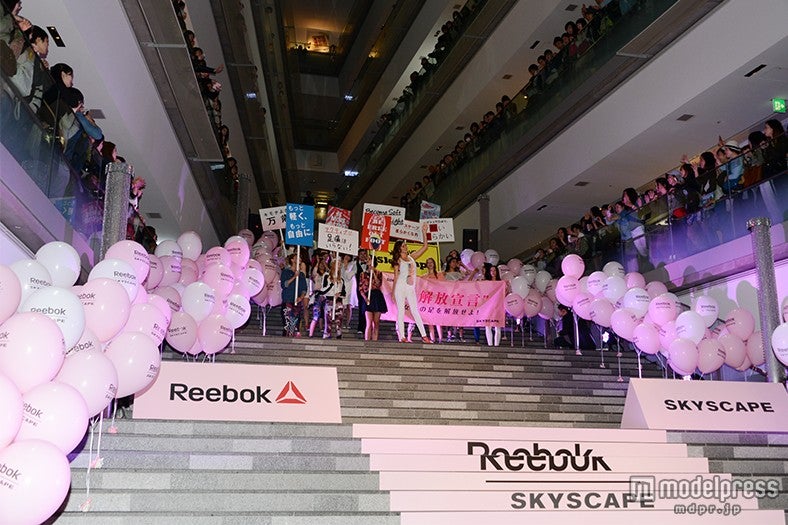 大勢のファンが詰めかけ