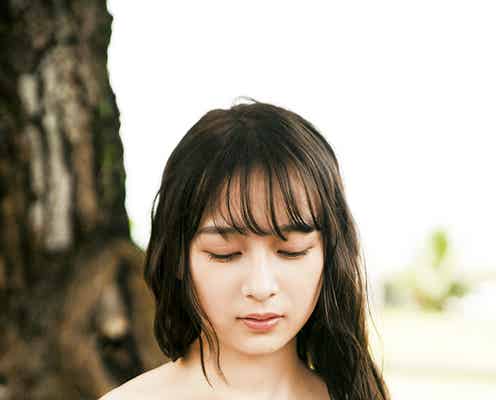 乃木坂46鈴木絢音、純白ドレス姿が美しい<ファースト写真集先行カット>
