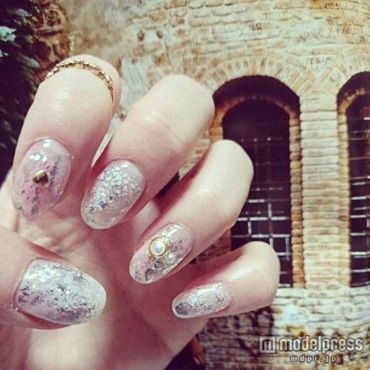 シルバーの単色からオーロラまで